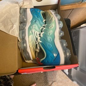 Nikes vapor plus they are a size 8.5